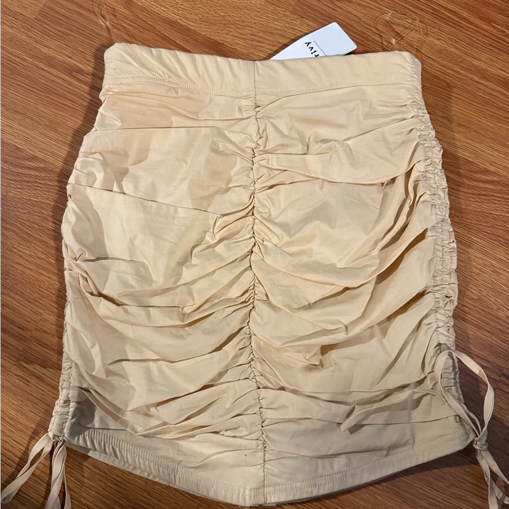 Cream Ruched Mini Skirt - Picture 6 of 8